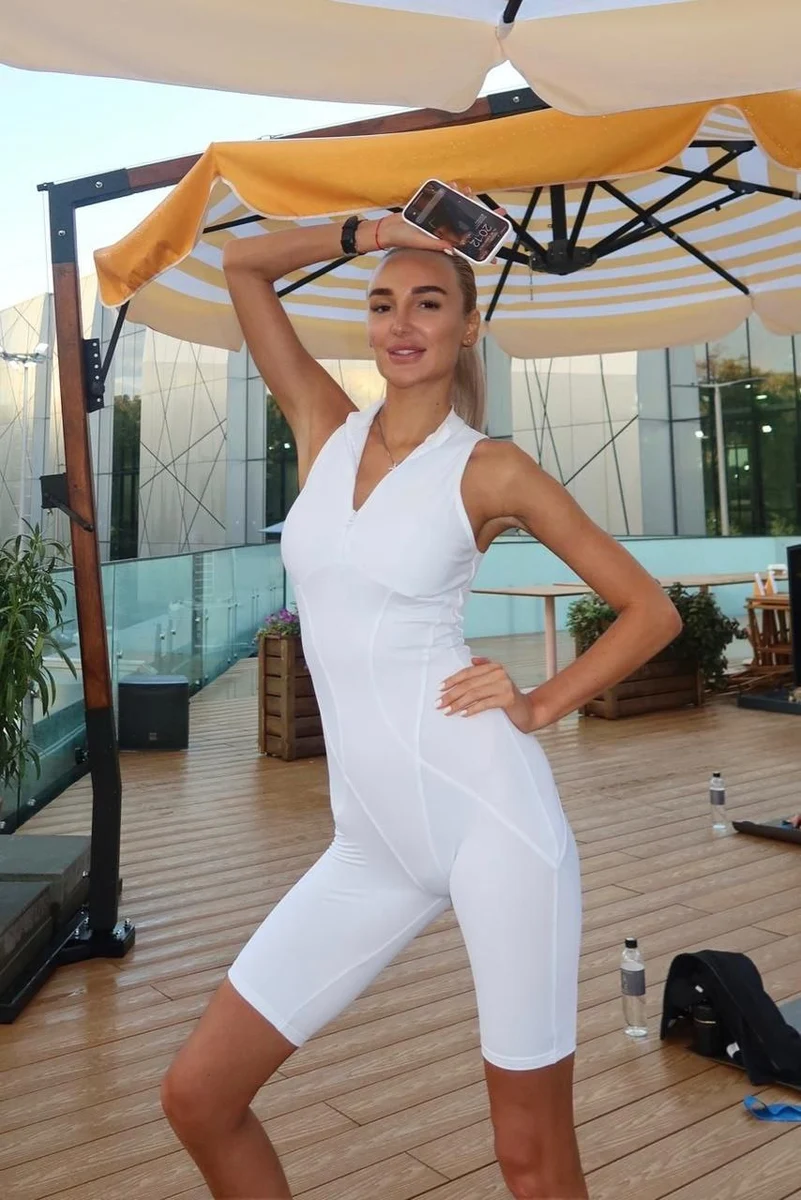 Charlotte escort in Hong Kong