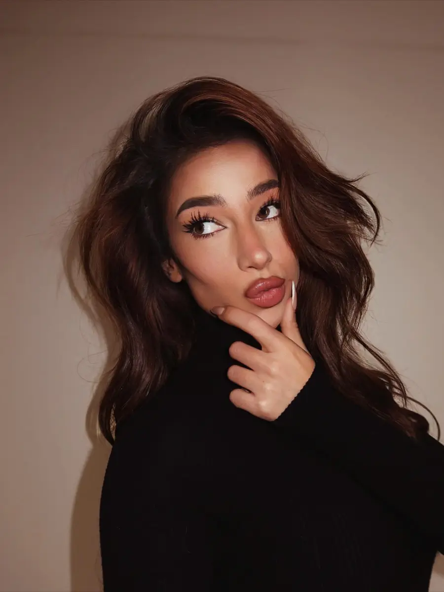 Gulmira escort in Hong Kong