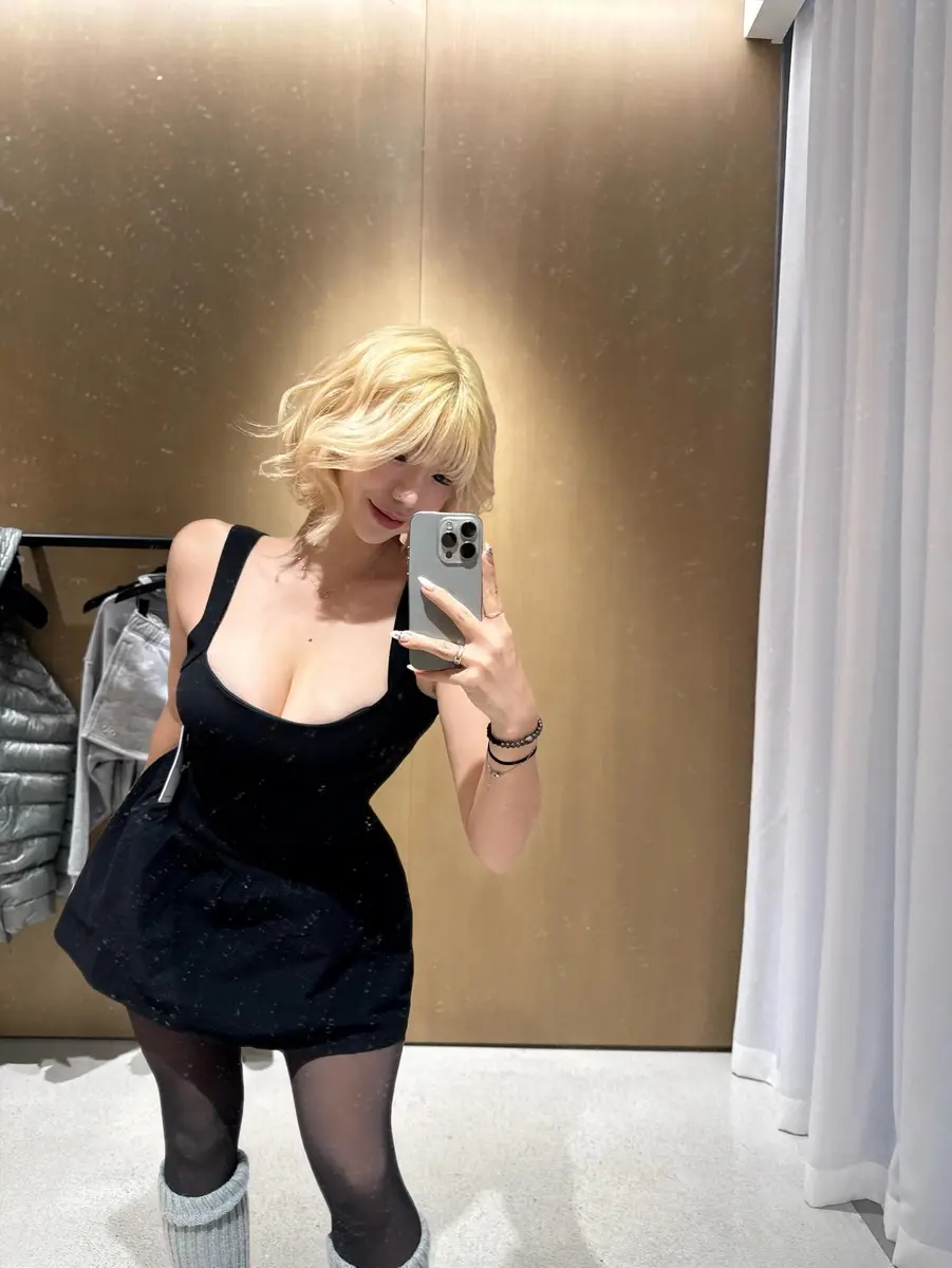 Hana escort in Hong Kong